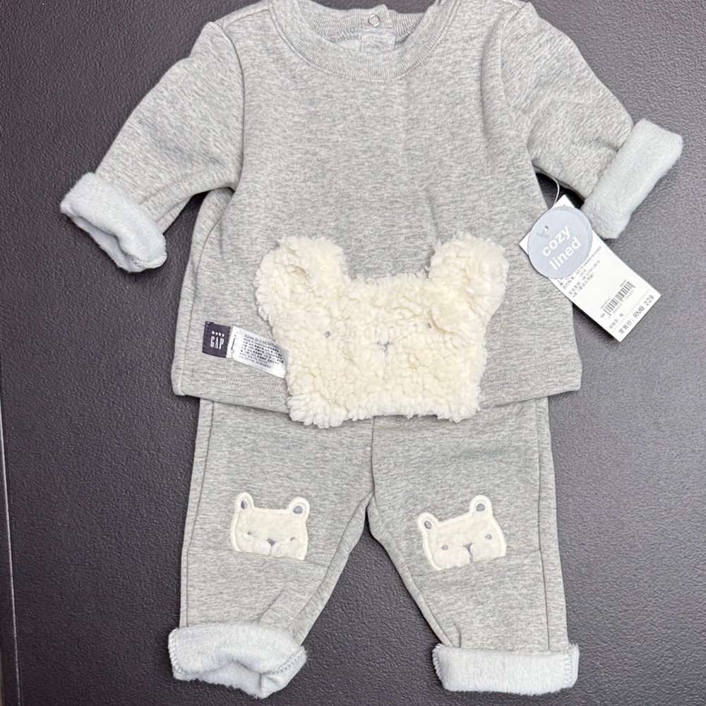 NWT Baby GAP Cozy Gray Kids Two Piece Set Size 0-3 months